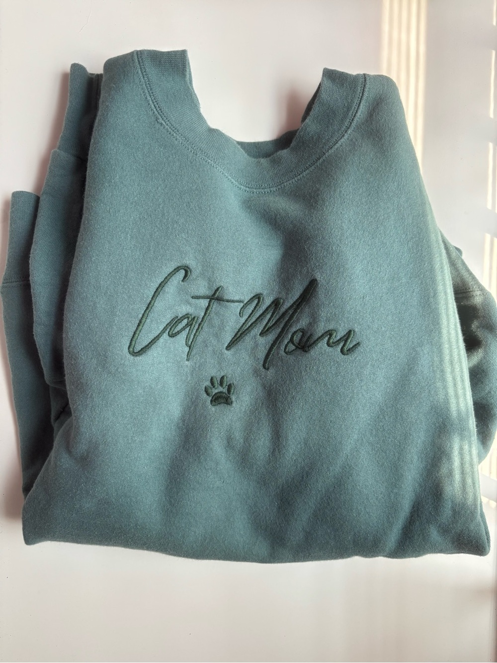 Cat Mom Embroidered Crewneck Sweatshirt - Forest Green